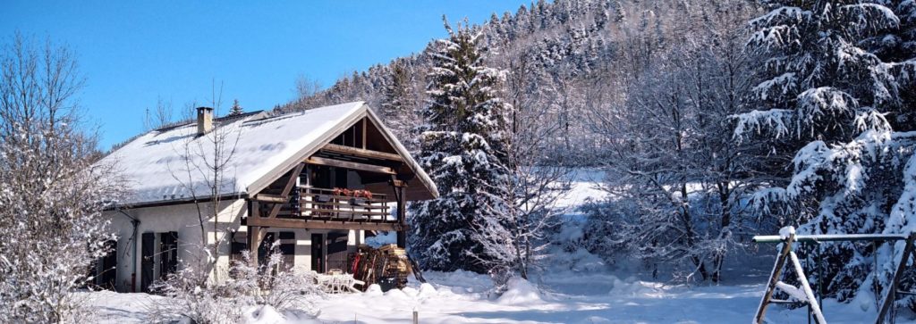 chalet nature Vercors hiver sous la neige