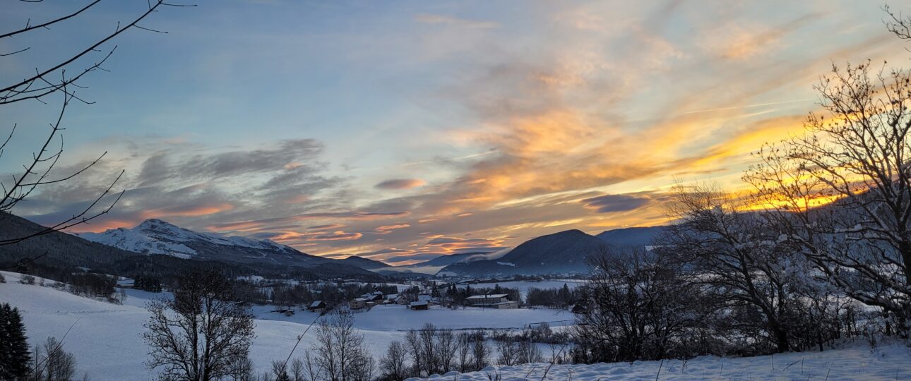 lumière du couchant sous le ciel du Vercors